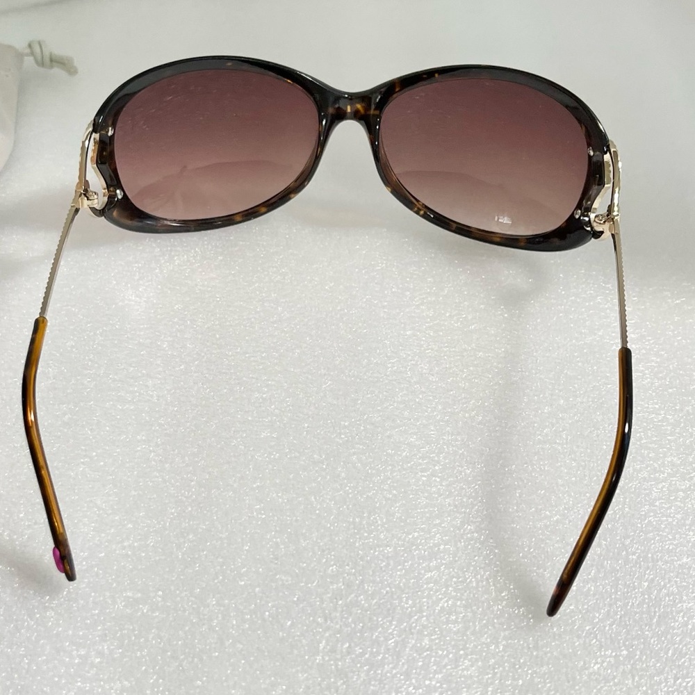 Betsey Johnson sunglasses - Picture 4 of 12
